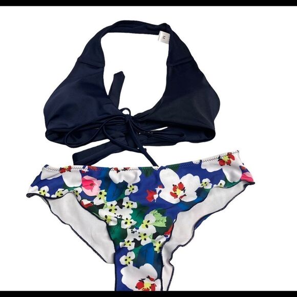 Two Piece Bikini Size Medium Halter Tie Closure& Front Tie Closure - Picture 1 of 11
